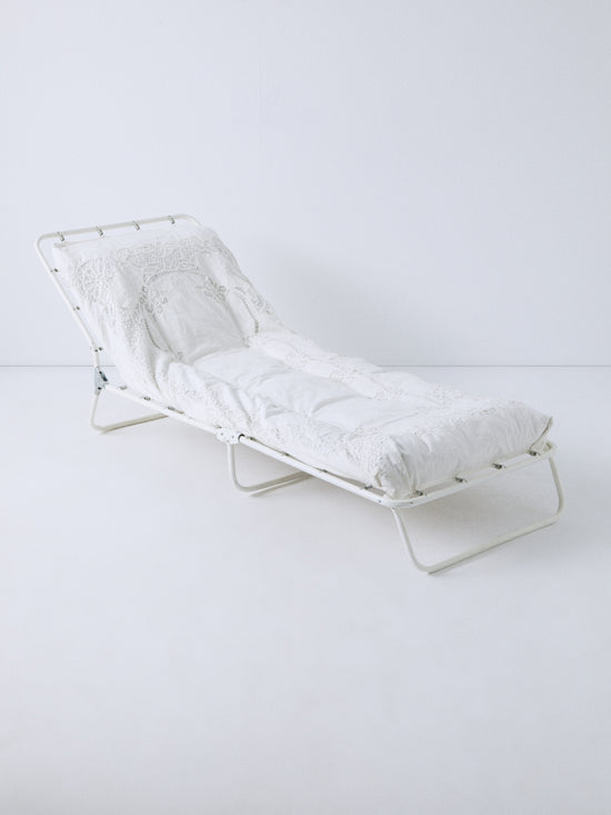White Lace Deck Chair